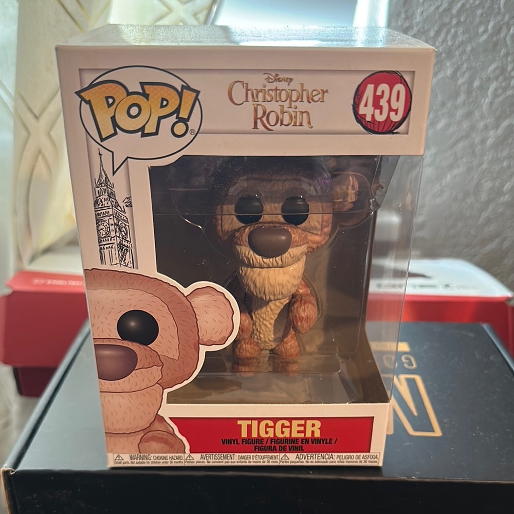 Disney Christopher Robin Tigger Vinyl Figure